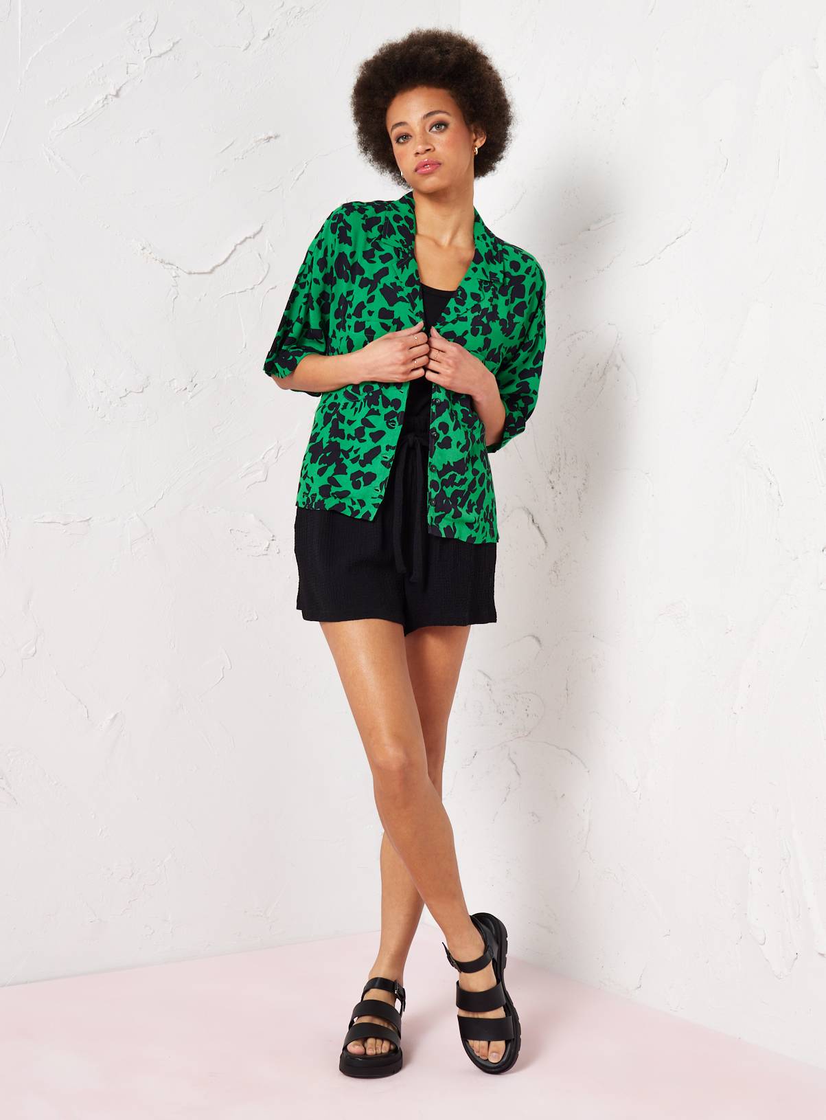 EVERBELLE Green Animal Print Boxy Shirt 10 - Image 2
